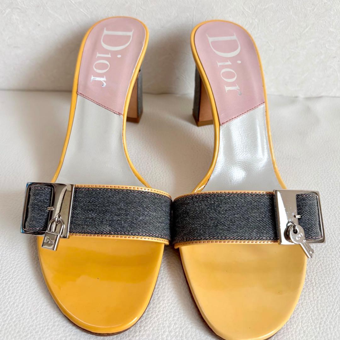 【希少】【クリスチャンディオール】デニム ロック&チャーム ミュール ヒール Dior Denim Key and Lock Heels – Treasures of NYC