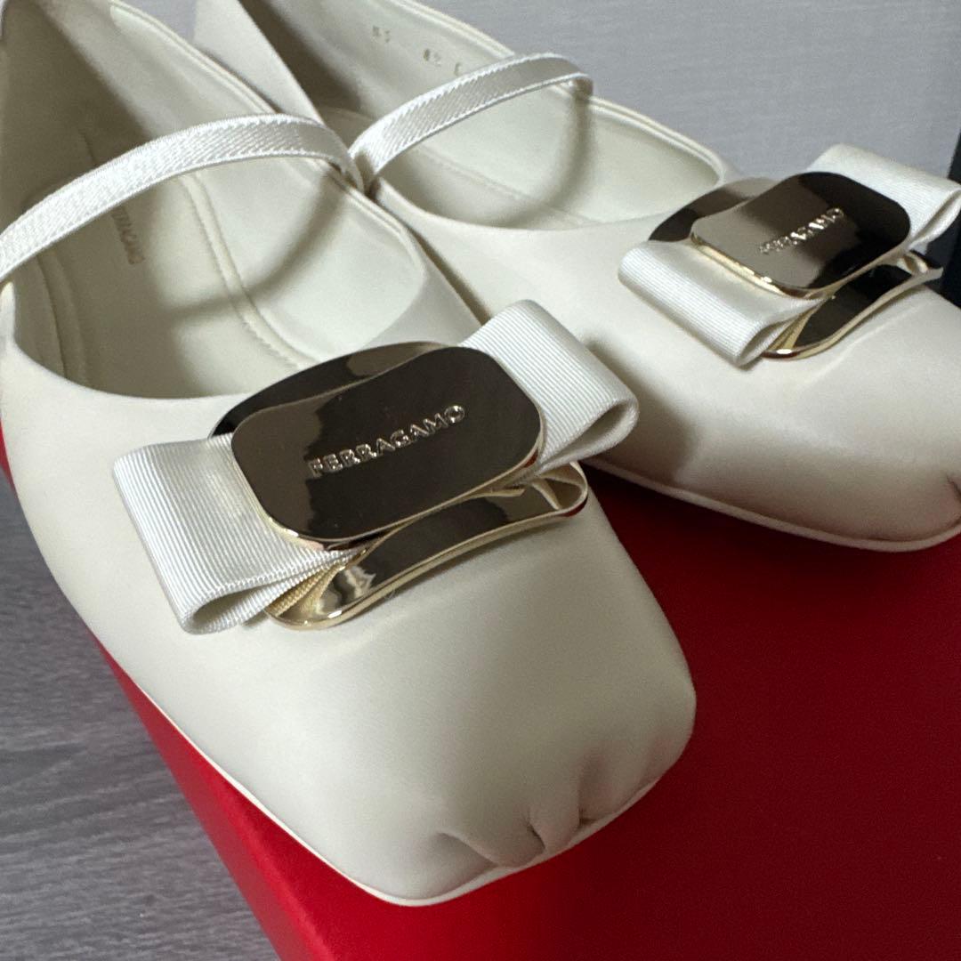 最終　新品　フェラガモ　バレリーナ　シューズ　38ハーフC バレリーナシューズ - ウィメンズ | Ferragamo