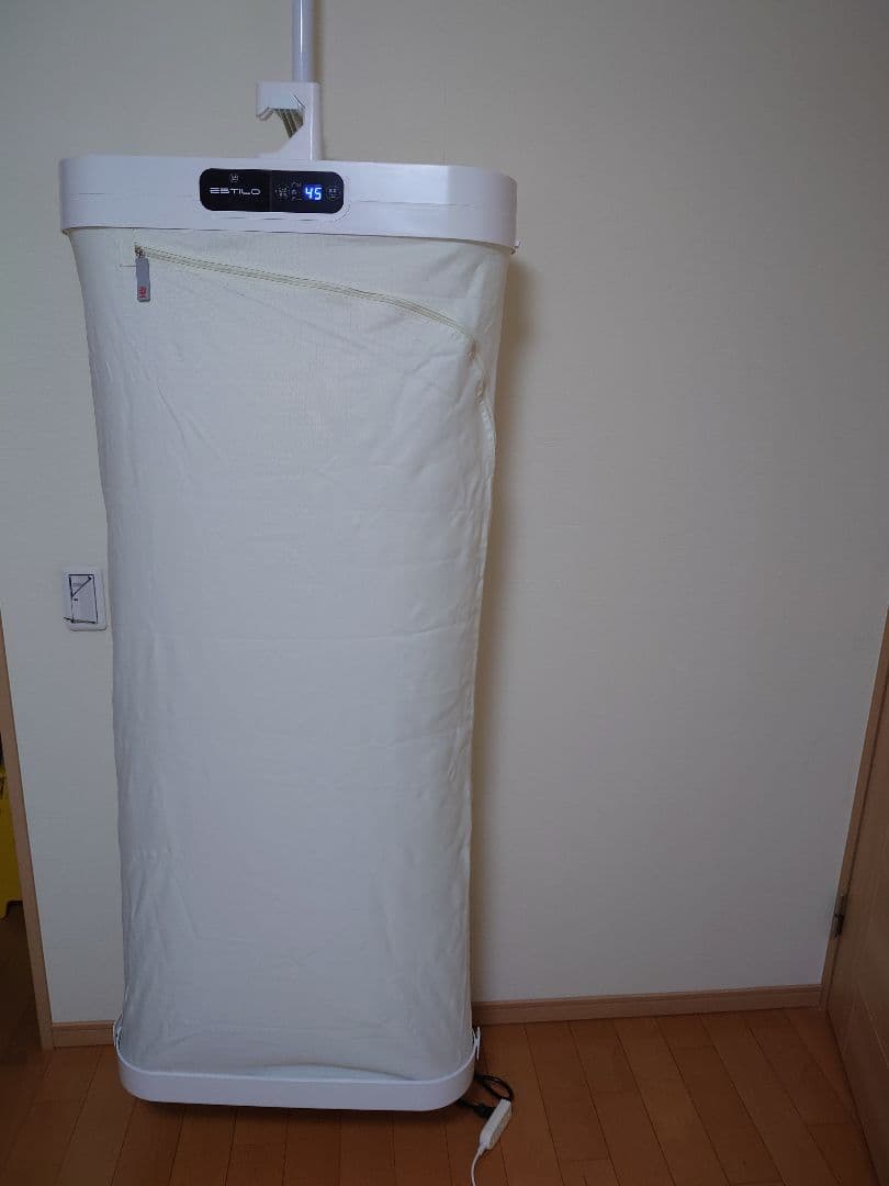 ESTILO スチームイオニフレッシャー ホワイト ESTILO スチームイオンリフレッシャー 衣類ケアデバイス | ESTILO