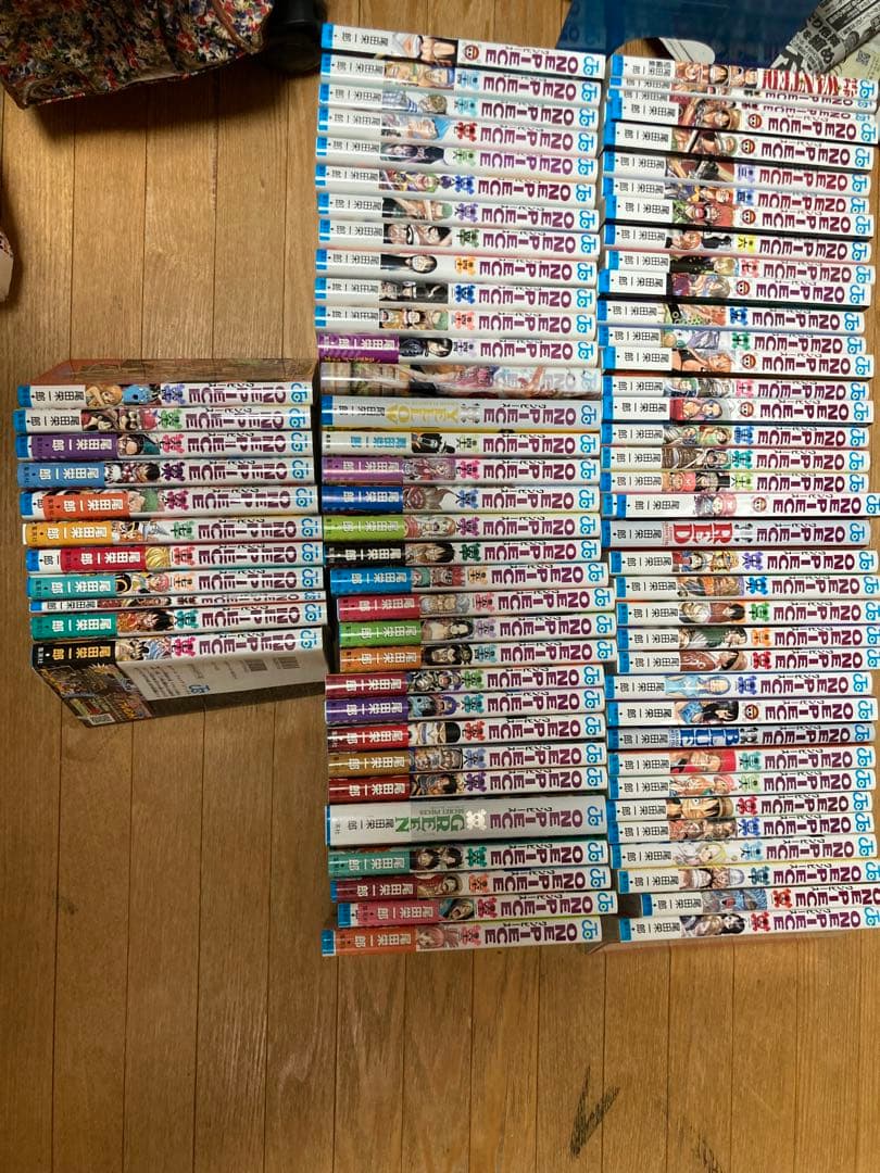 ワンピース1〜77巻、73冊セット＋関連本8冊＋限定ブックカバー9冊分