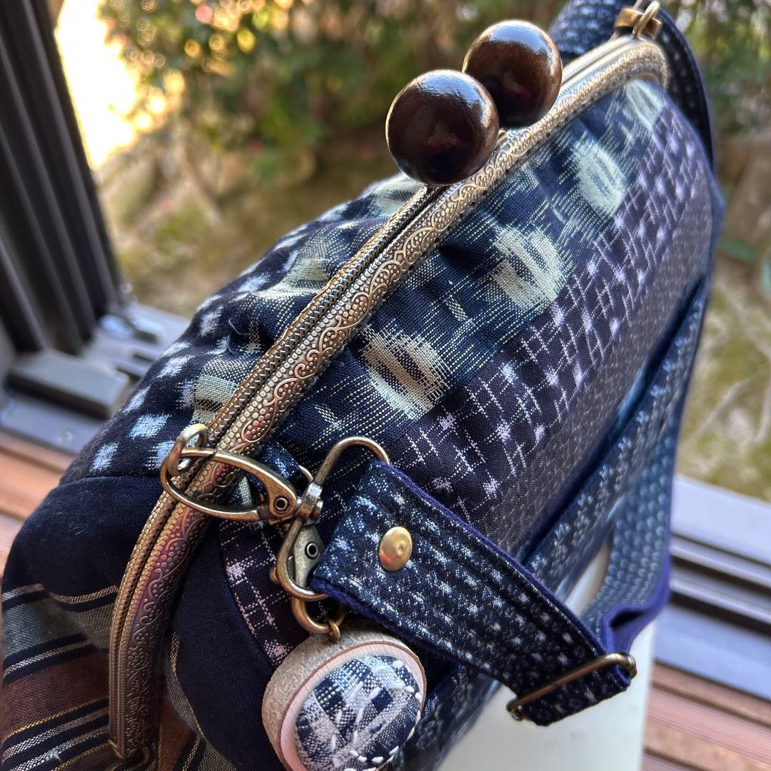 絣のパッチワーク大きながま口丸ショルダー (*´꒳`*)ショルダー紐と