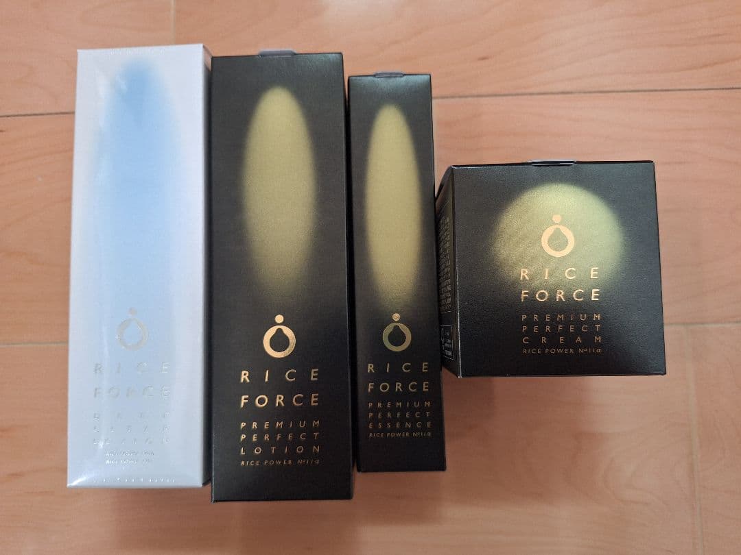 ★虎徹★様　ライスフォース　4点セット Amazon | バンダイ(BANDAI) 仮面ライダーゼロワン DXダイアウルフゼ