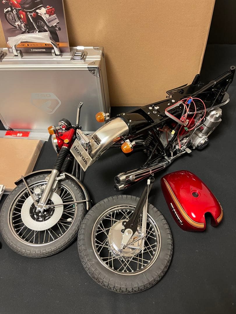 ディスプレイケース付き CB750 FOUR 未完成品 - メルカリ