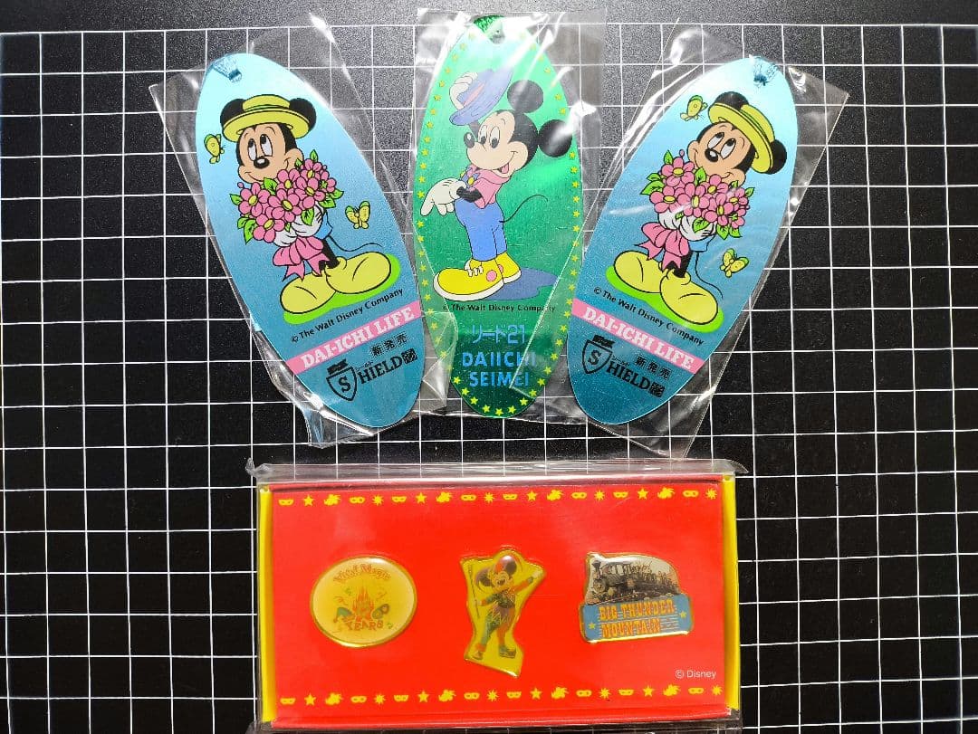 ディズニーランド15周年記念ピンバッジ 第一生命 - メルカリ
