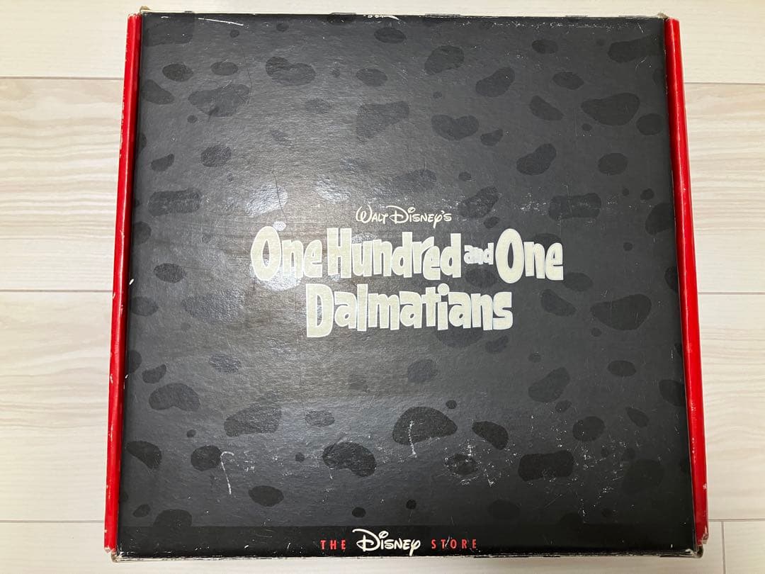 101匹わんちゃん レリーフプレート 限定15000枚 Disney - メルカリ