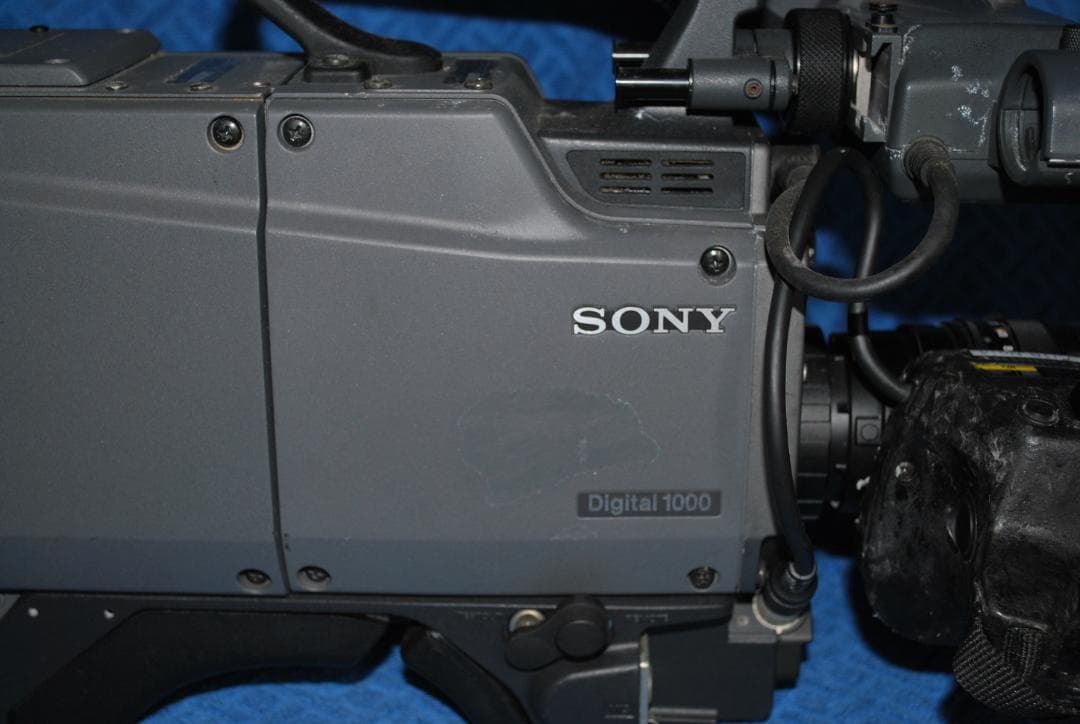 ソニー放送用カメラBVP550＋キャノンレンズ中古ジャンク品の出品です