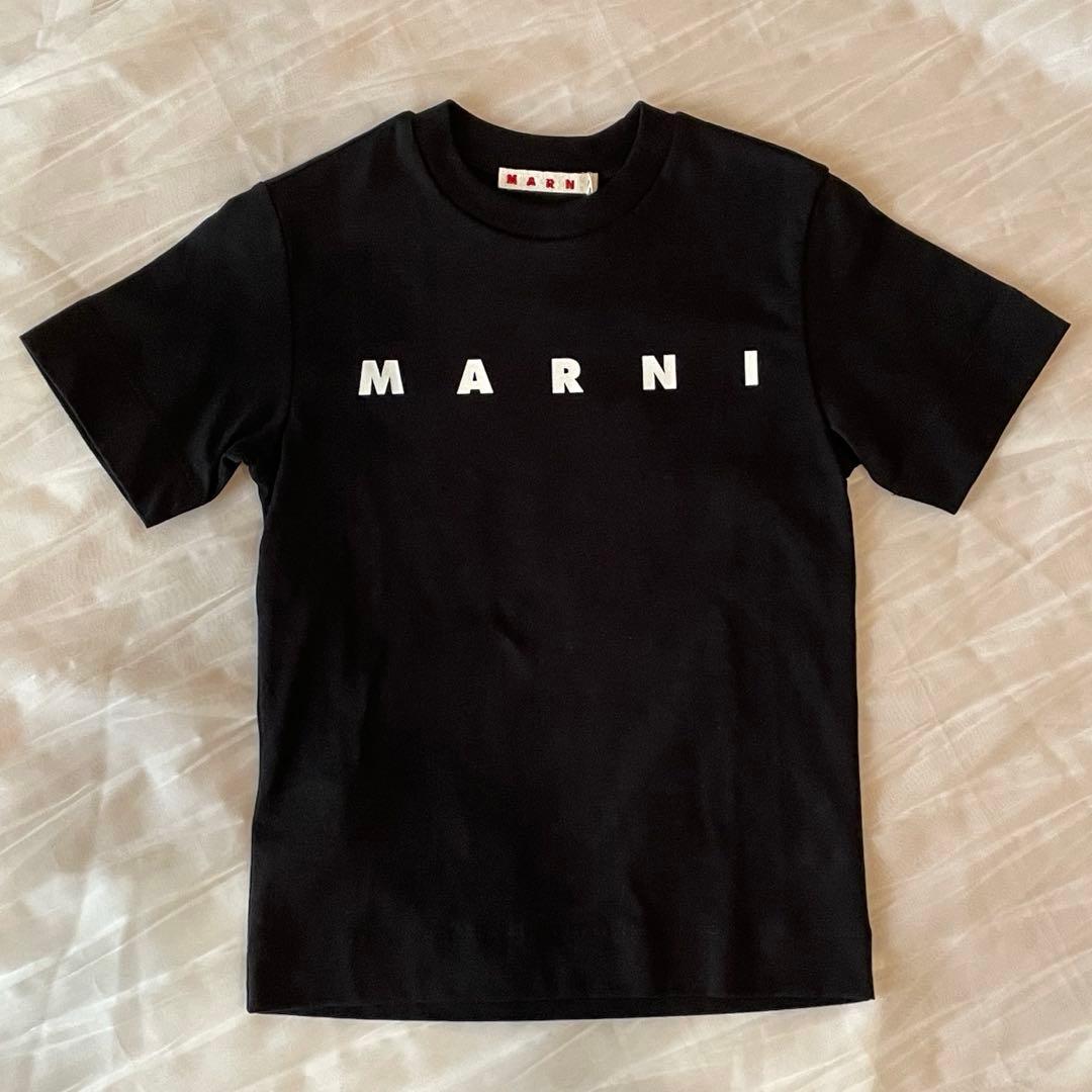 【新品未使用】MARNI ブラック Tシャツ ロゴプリント　サイズ4 MARNI（マルニ） MARNI KIDS キッズ Tシャツ M01601 M00RF レディース