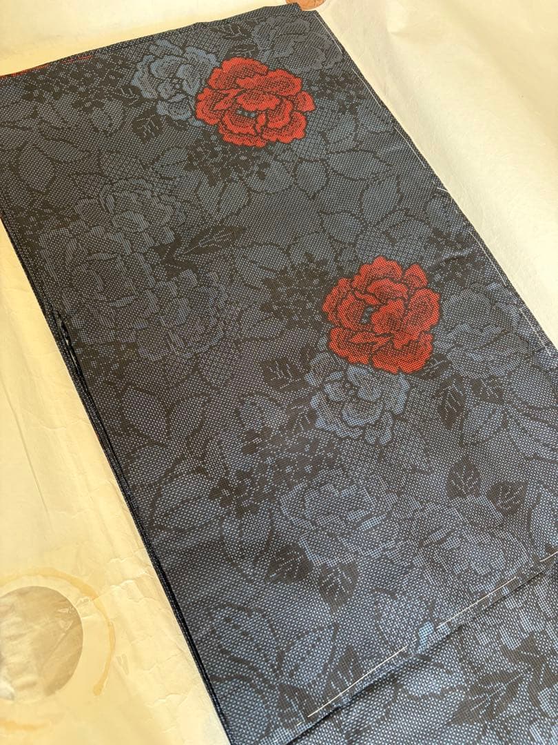 大島紬　赤花柄着物 大島紬 赤い花 - からん::アンティーク着物・リサイクル着物の通販サイト