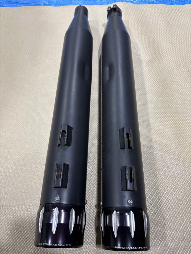 ハーレー　ツーリングモデル　PERFORMANCE MACHINE マフラー ハーレーツーリングモデル×2in1ショートエキゾースト」 重厚感ある