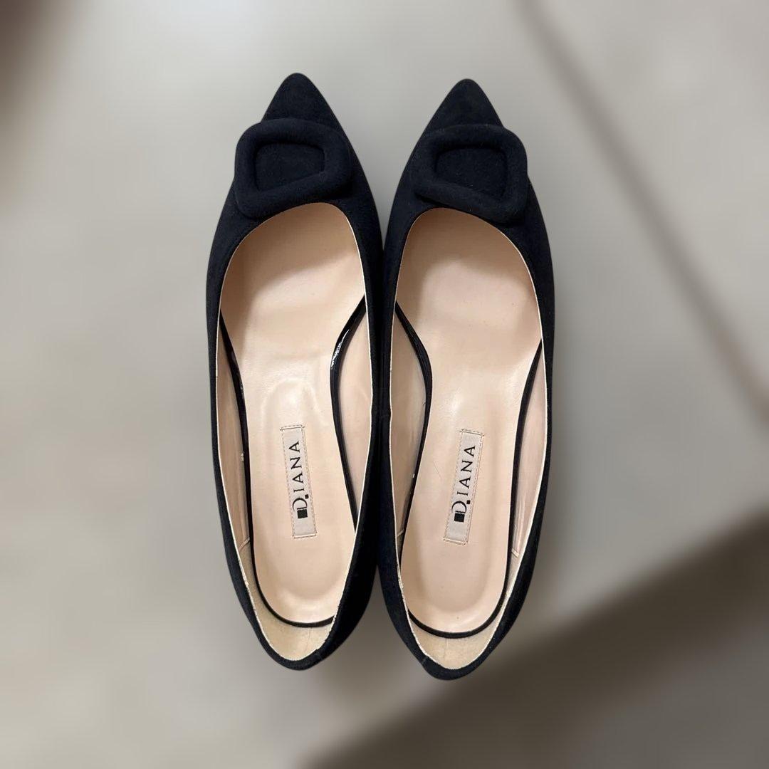定価16,500円　新品Diana ネイビー ポインテッドトゥ フラットシューズ 定価16,500円 新品Diana ネイビー ポインテッドトゥ フラットシューズ