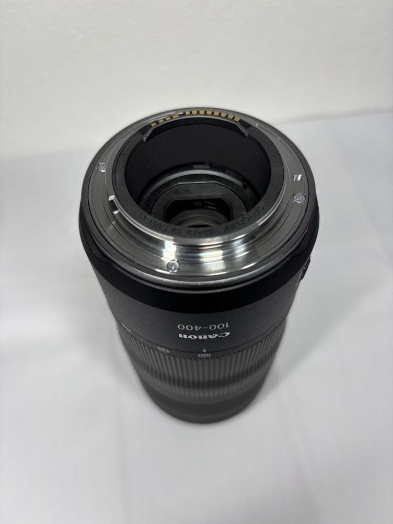 Canon RF 100-400mm F5.6-8 IS USM レンズフード付