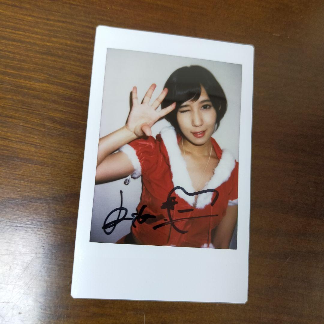 湊莉久 直筆サイン入りチェキ① - メルカリ