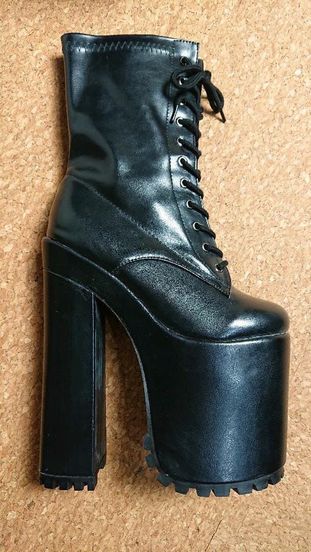 厚底ブーツ 20cmヒール コスプレ 送料込み - メルカリ