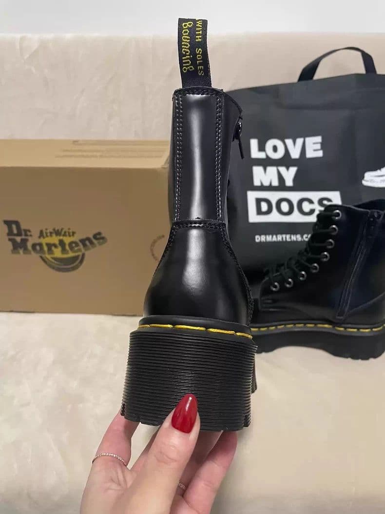 Dr.Martens 厚底 8穴 ハイカット マーチンブーツ レディース2