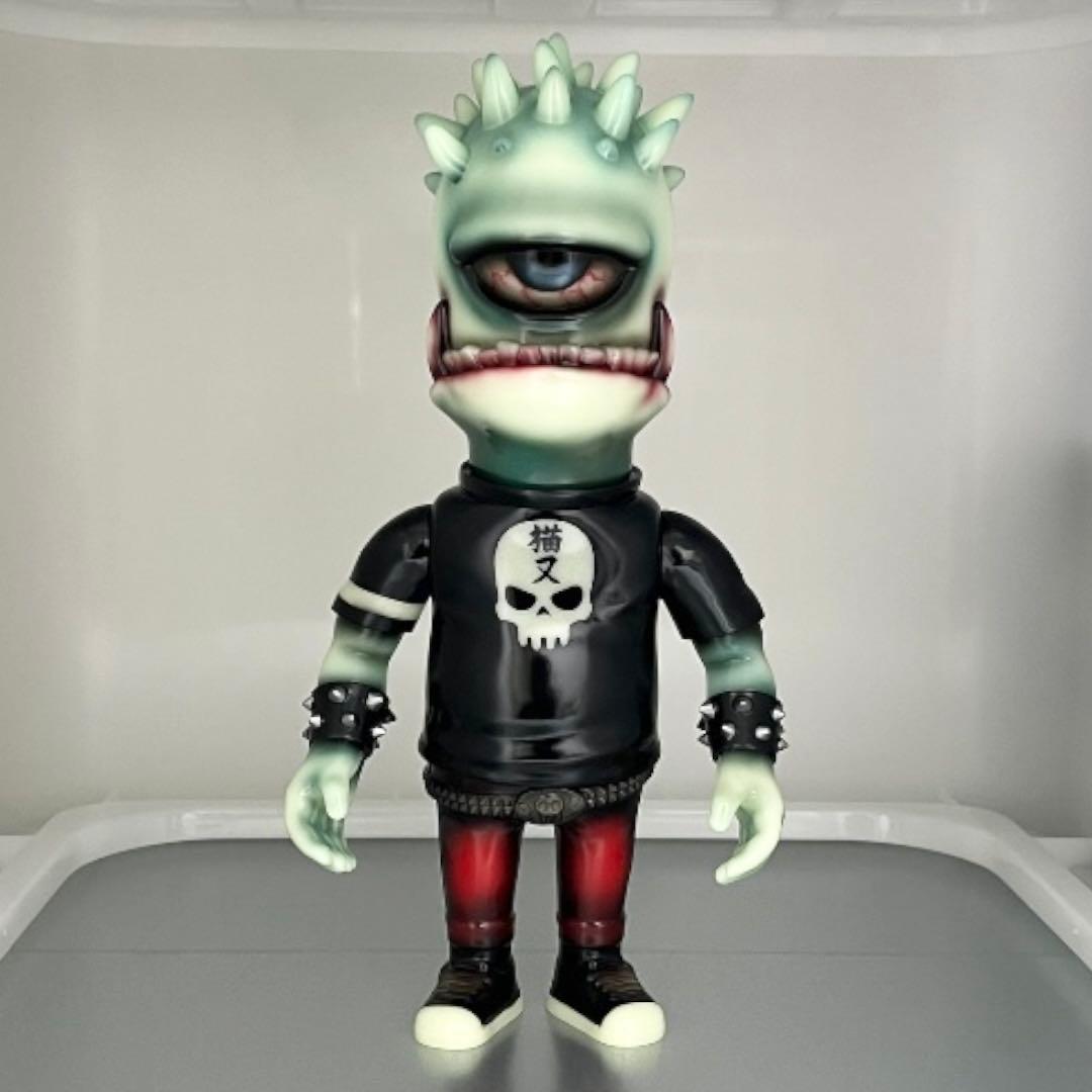 ネコマタワークス バジル 蓄光 墓場の画廊 ソフビ - メルカリ