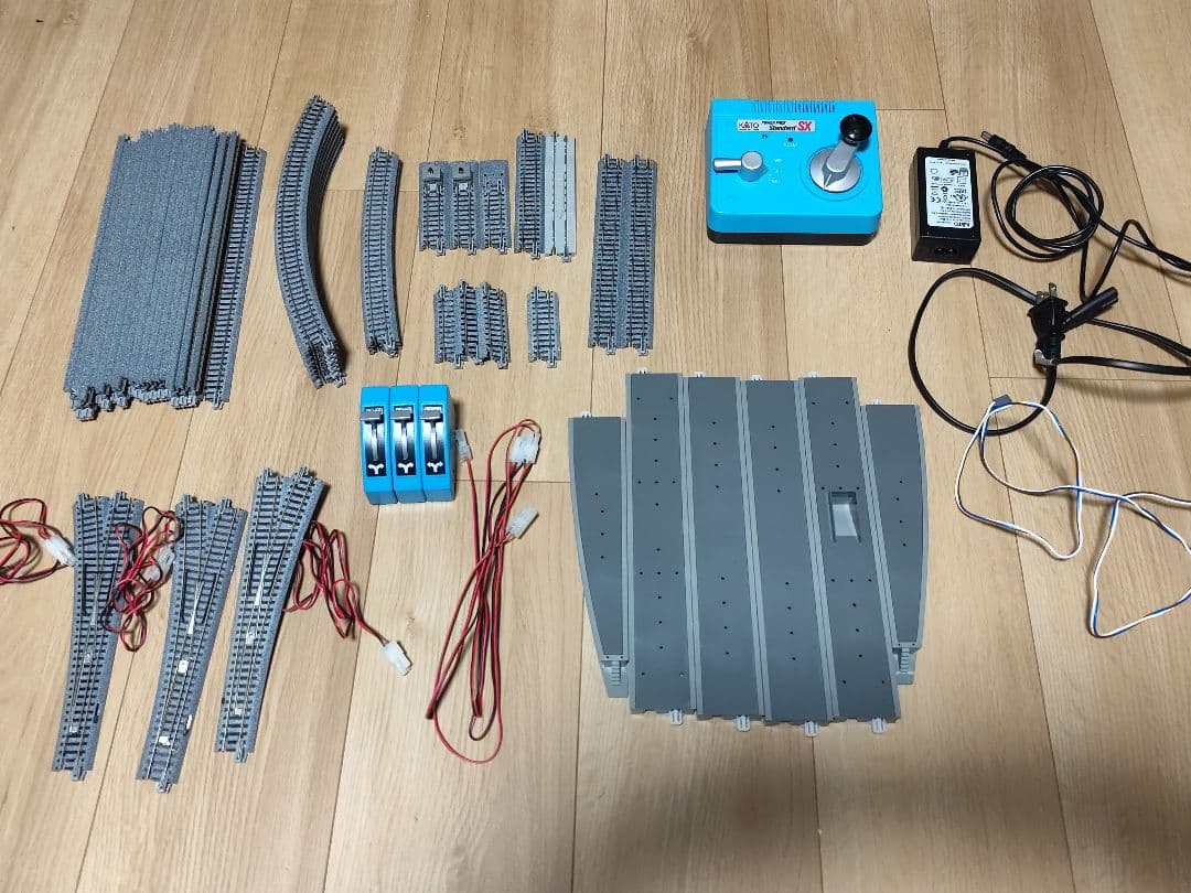 KATO エンドレス基本セット+引込線ポイントセット+α KATO】待避線付きエンドレス線路基本セット【中古】 - YouTube