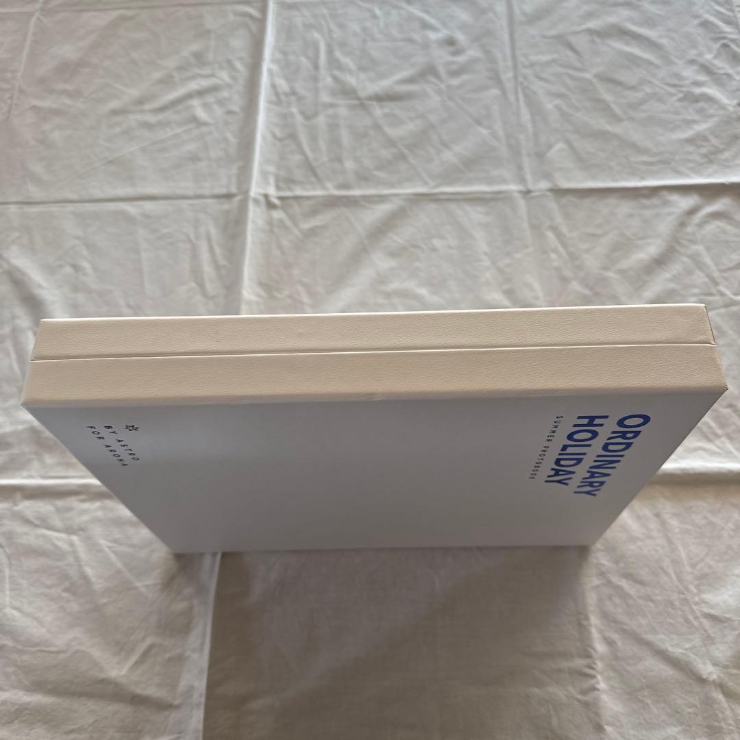 ASTRO公式グッズ　写真集　　　　ORDINARY HOLIDAY 美品