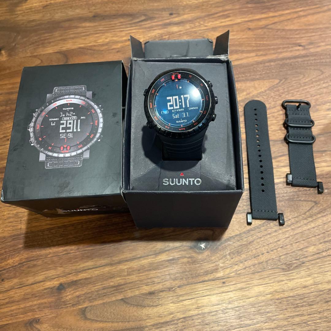 SUUNTO デジタル腕時計 ブラック 交換用ストラップ付き SUUNTO デジタル腕時計 ブラック 交換用ストラップ付き - 時計新品