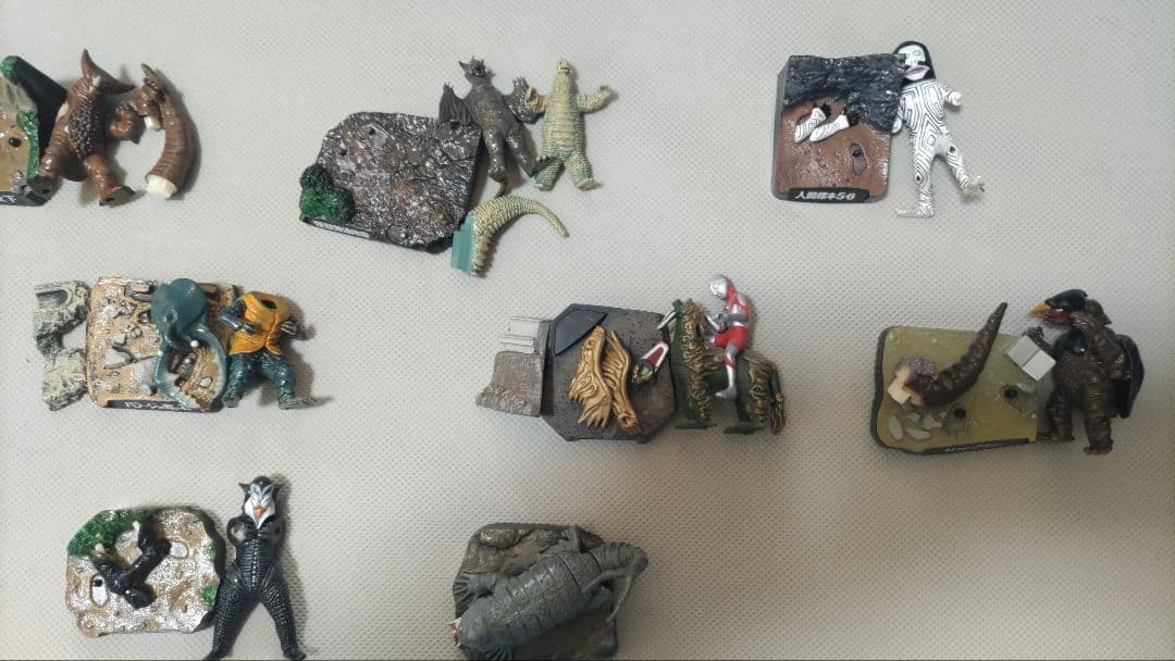 ウルトラ怪獣名鑑10体セット - メルカリ