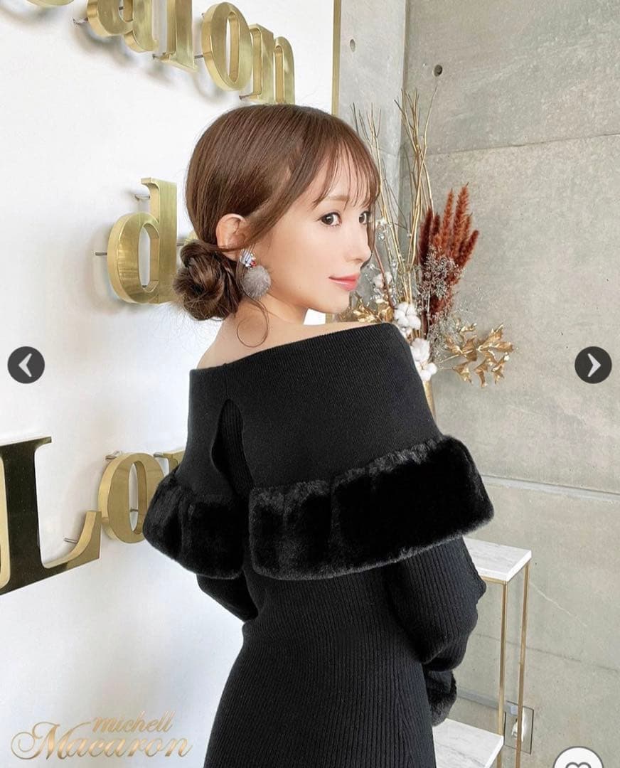 ミシェルマカロン ファーケープニットワンピース ブラック オフショル