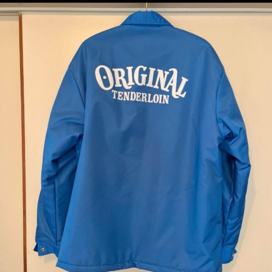 大久保篤志着TENDERLOIN テンダーロイン ナイロンコーチジャケット 青