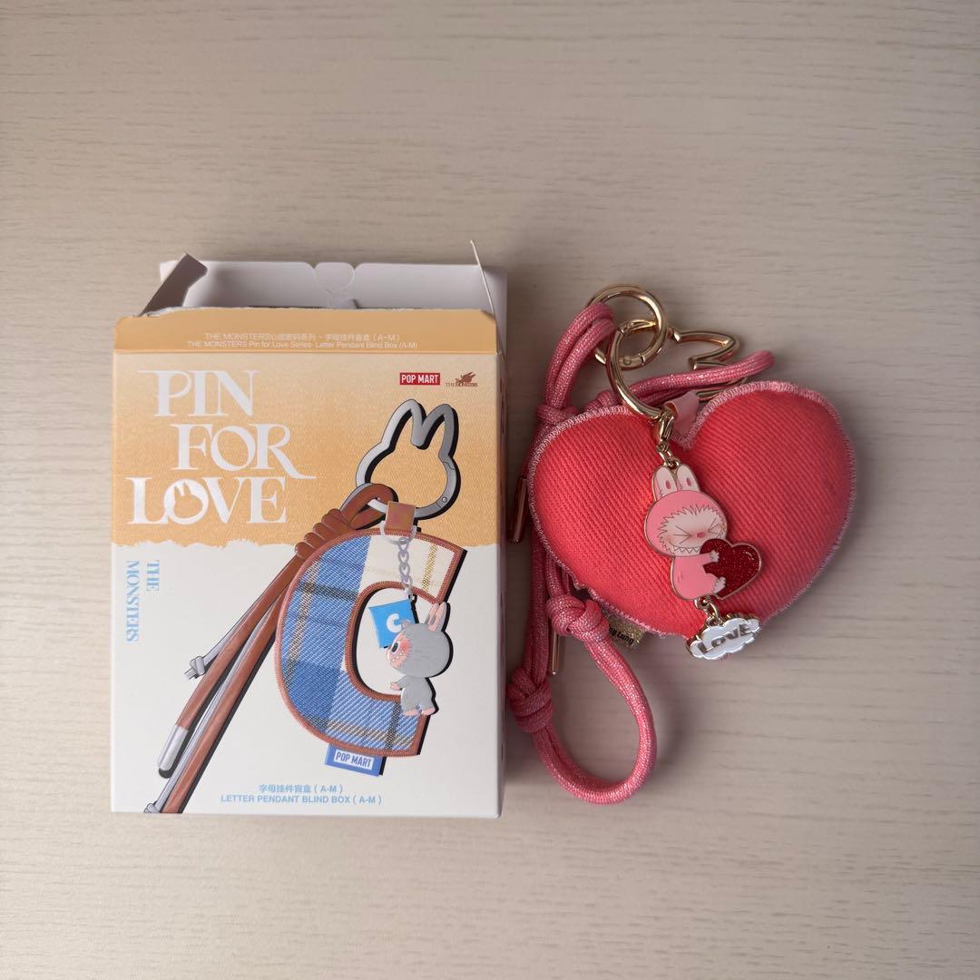 ラブブ PIN FOR LOVE イニシャル キーリング シークレットハート