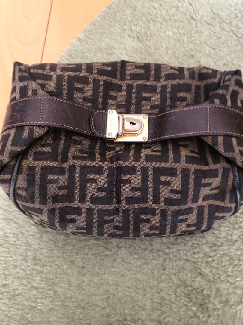 【正規品】FENDIバニティ FENDI（フェンディ） ポーチ バニティバッグ 化粧ポーチ マルチポーチ