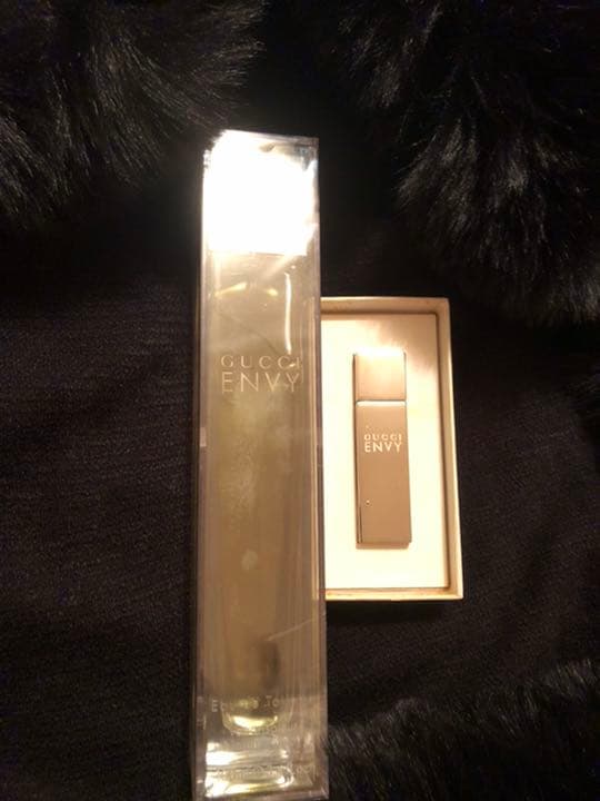 GUCCI   ENVY  (廃盤商品の為希少です) GUCCI ENVY 香水 廃盤品 ミニボトル - メルカリ