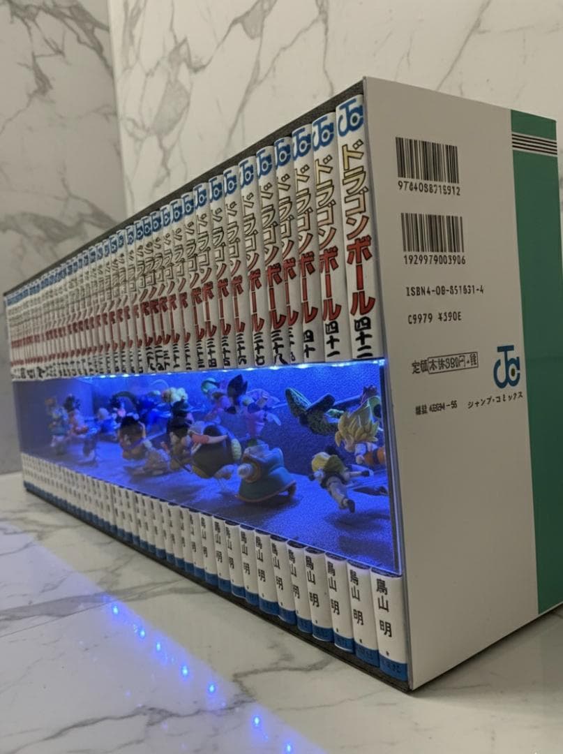 ドラゴンボール コミック 背表紙 フィギュア 24体＋LEDディスプレイ