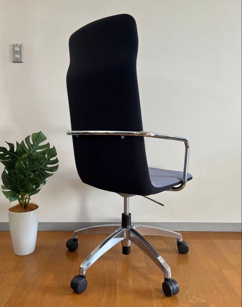 PLUS プラス　アルフィーノチェア　伊丹由和　13.9万　デザイナーズ　美品