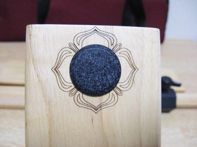 SRF 瞑想用アームレスト Meditation Armrest ヨガナンタ゛の通販はau