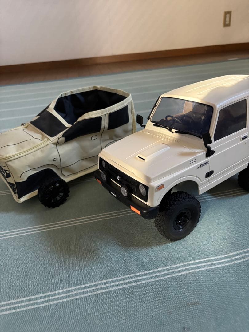 WPL RC SUZUKI Jimny 1/10 ラジコンカー ホワイト SUZUKIのジムニー1
