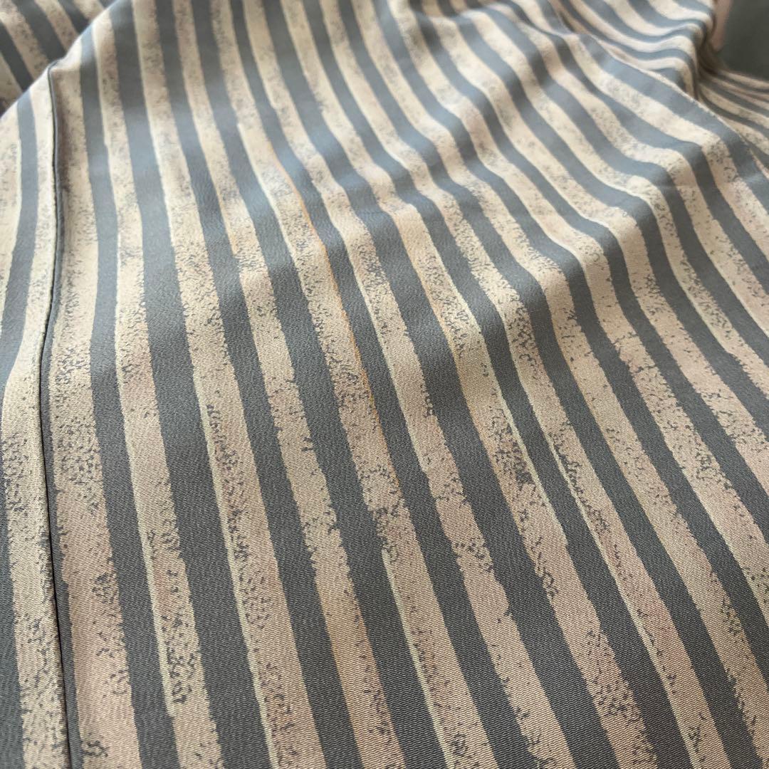 上質シルック くすみブルー×ピンクストライプ ポリエステル単衣 小紋