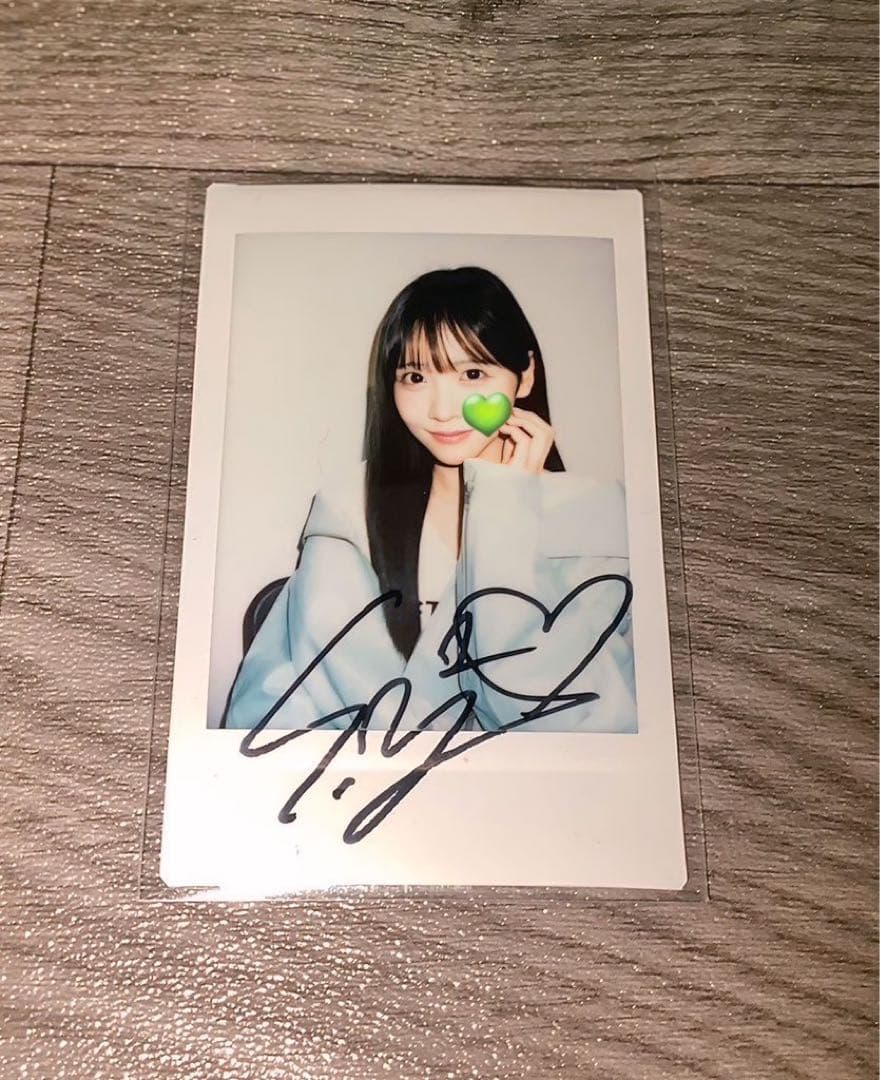 FRUITS ZIPPER 櫻井優衣 直筆サイン入り チェキ - メルカリ