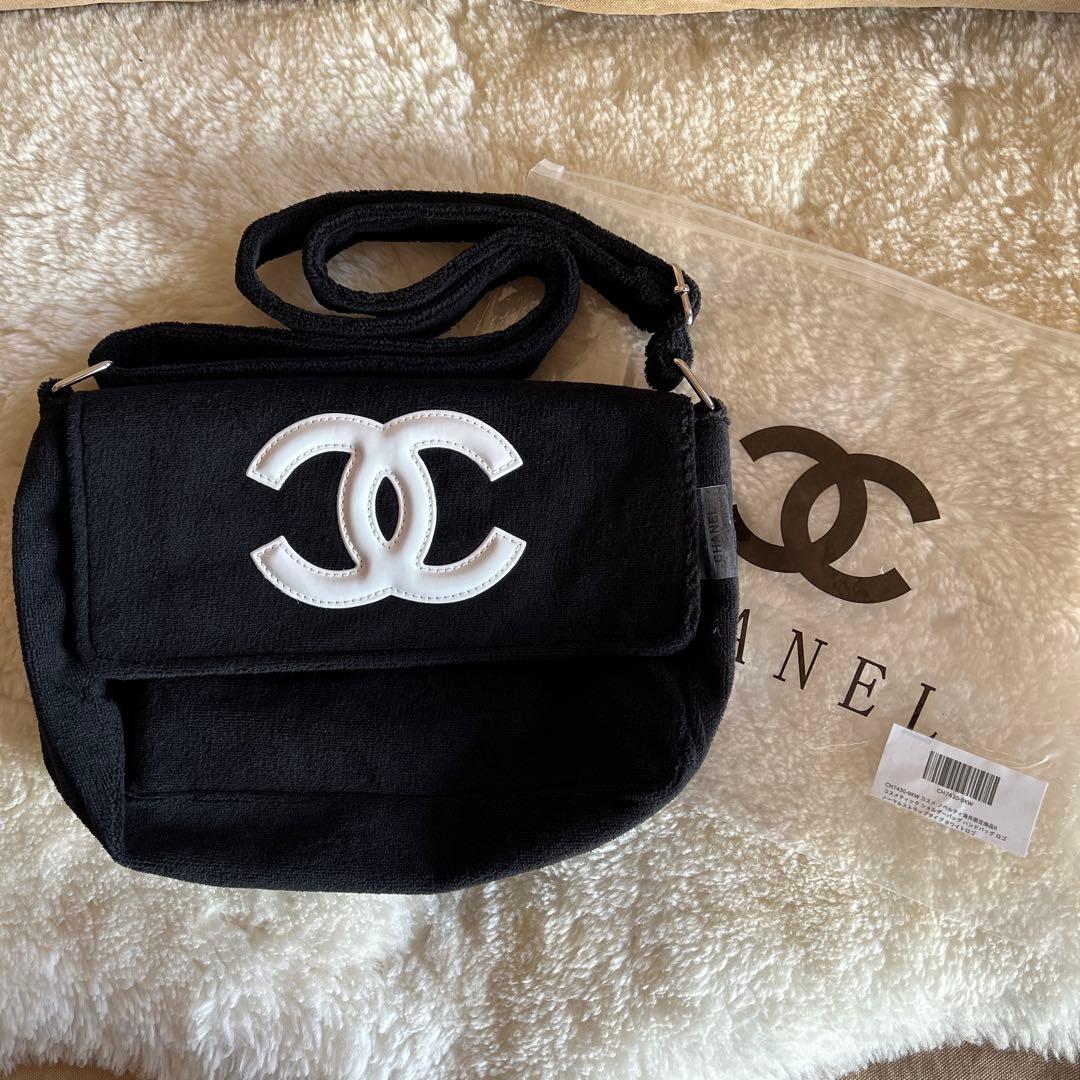 シャネルショルダーバッグ　ノベルティホワイト　新品未使用 CHANEL ホワイト チェーンショルダーバッグ ノベルティ - メルカリ