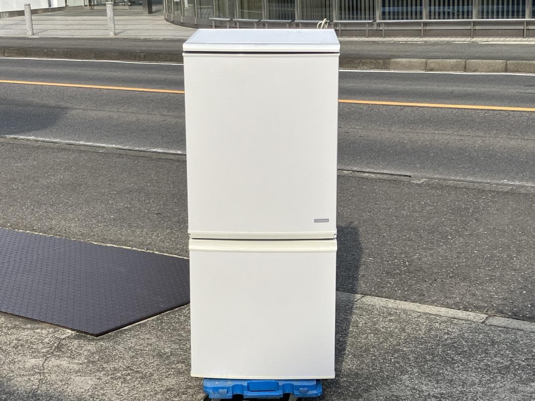 愛知岐阜/送料込★美品★シャープ 137L冷蔵庫 SJ-C14A-W 2015年 SHARP（シャープ） 中古/LB-SJC14BP/冷蔵庫/2016年モデル/137L/SHARP