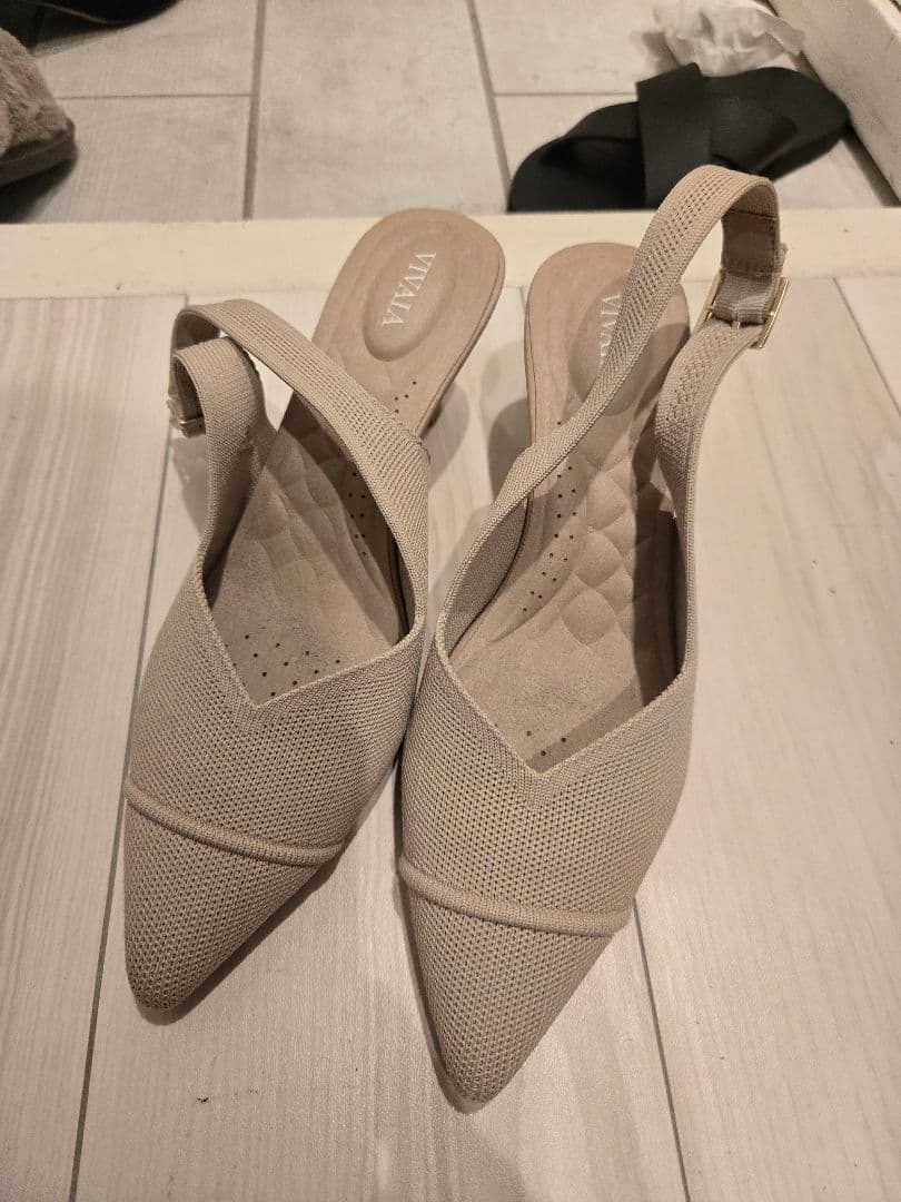 VIVAIA ADDISON ポインテッドトゥ スリングバック パンプス - メルカリ