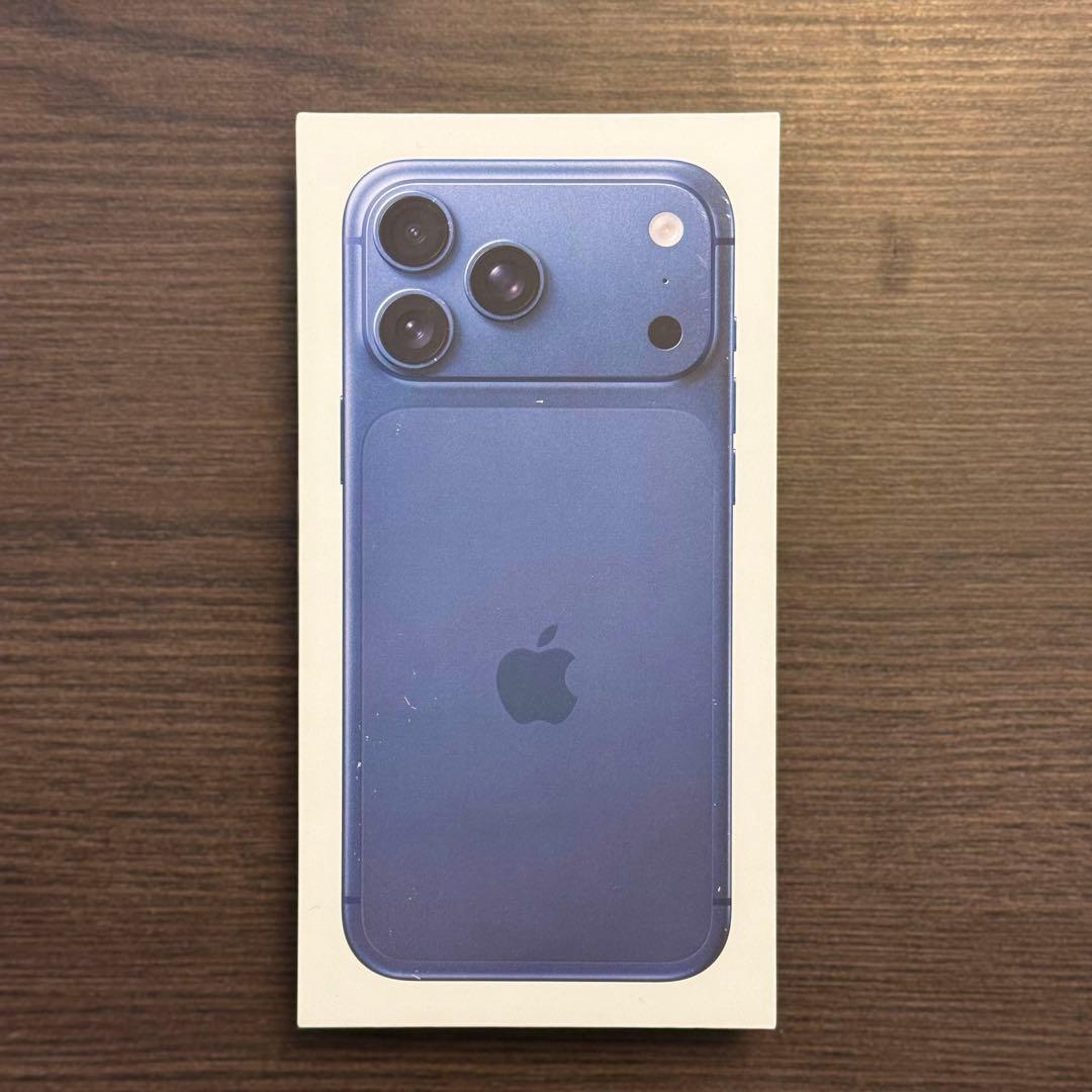 米国版 iPhone17ProMax 1TB ディープブルー SIMフリー - メルカリ