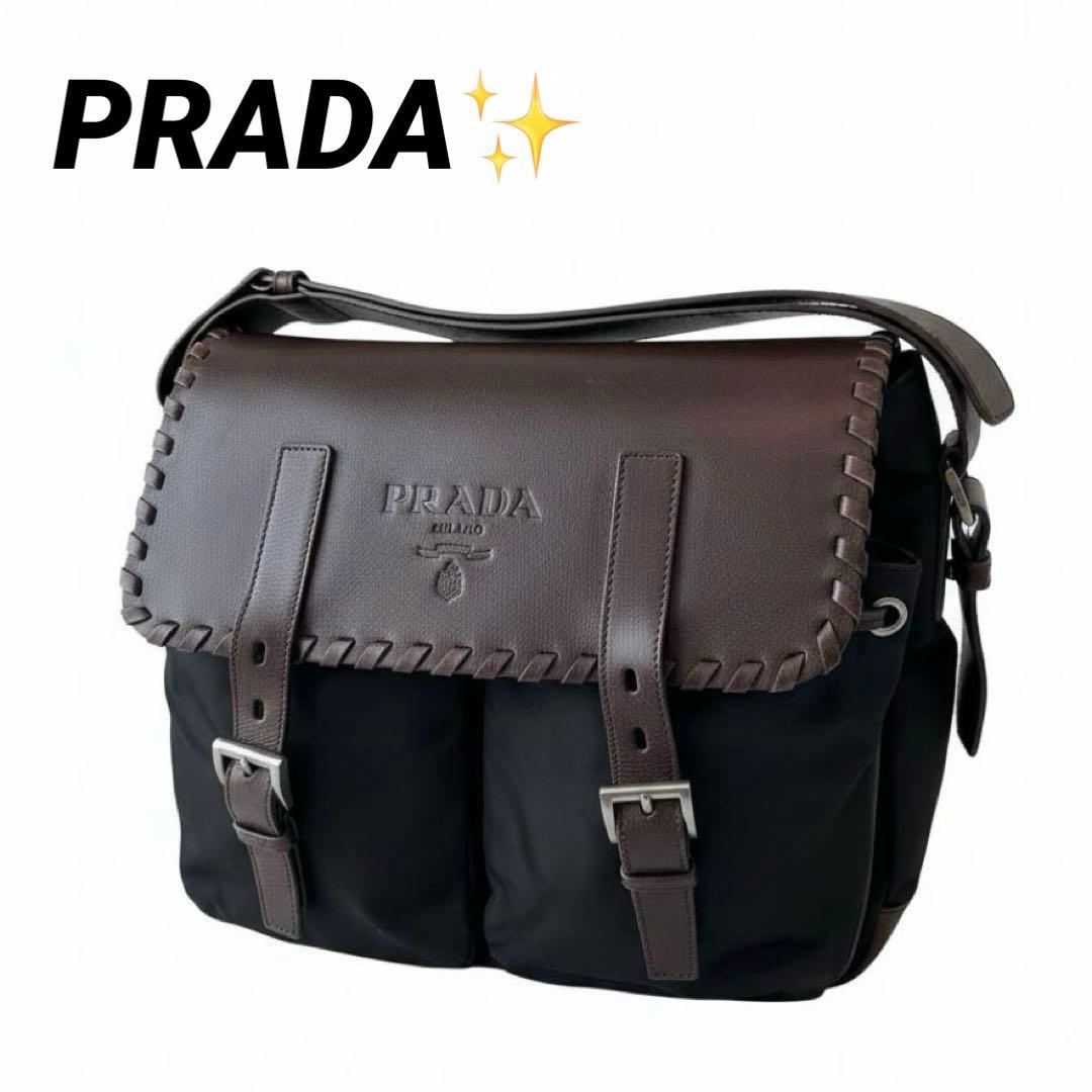 プラダ ショルダーバッグ メッセンジャーバッグ　大容量エンボスロゴ 鞄 ☆送料関税込☆PRADA プラダ エンボス ロゴ ショルダーバッグ (PRADA