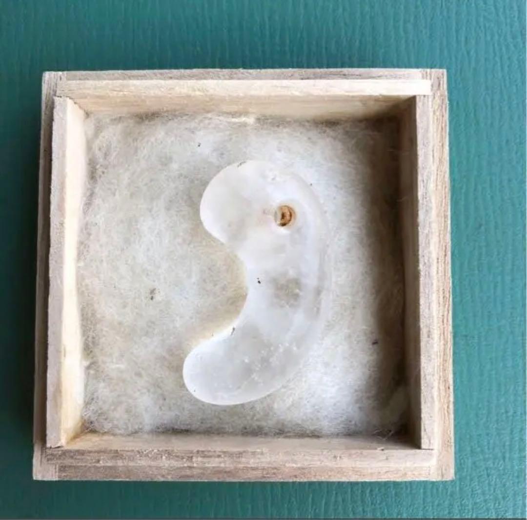 勾玉　（m）　箱付き 楽天市場】木製 勾玉 ネックレス (大) アクセサリー まがたま まが玉