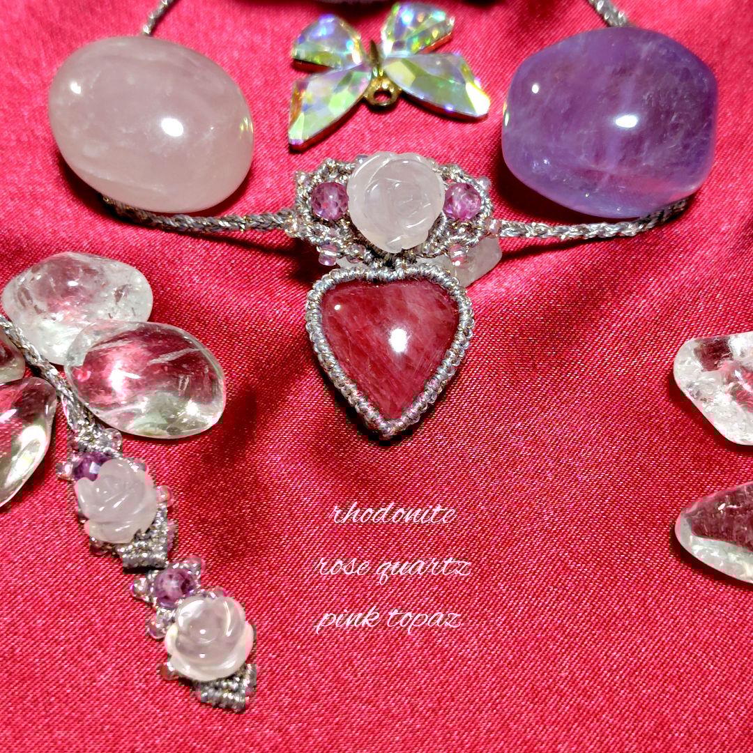 ♡ロードナイト、ローズクォーツ、ピンクトパーズマクラメネックレス