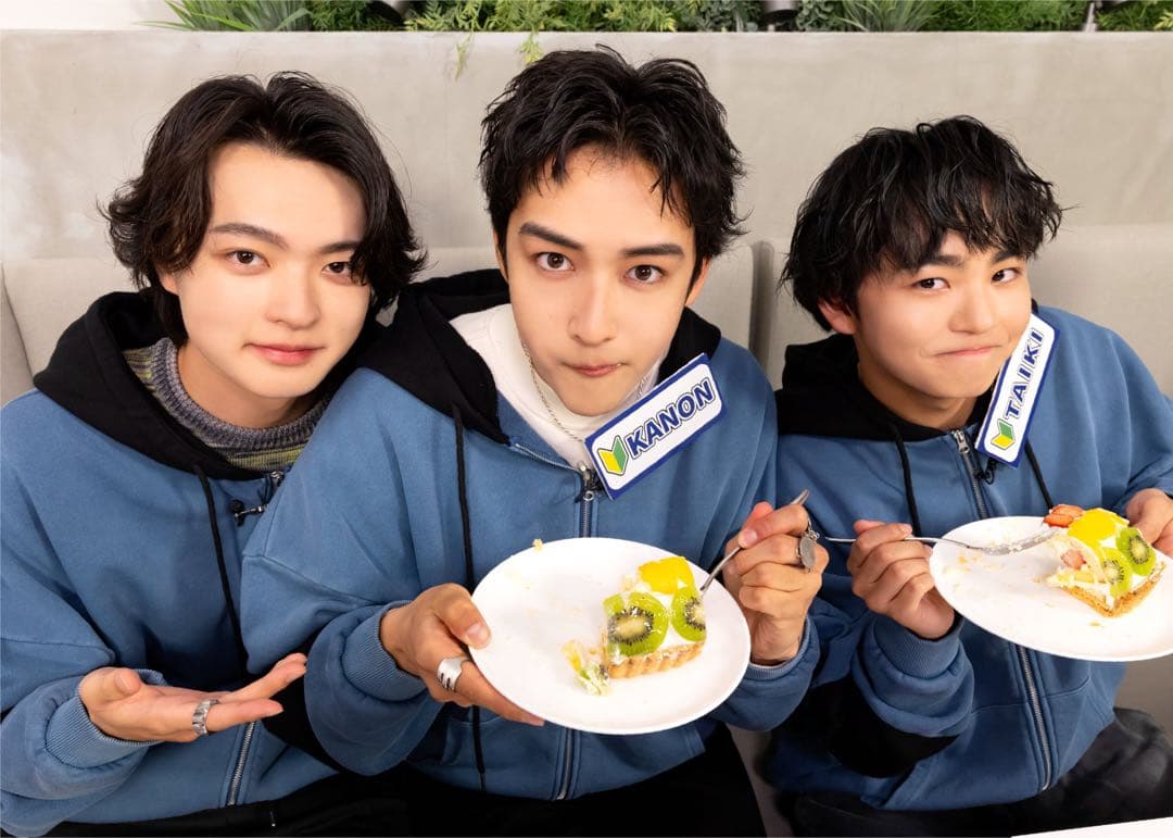 BMSG ツートンジップパーカー - メルカリ