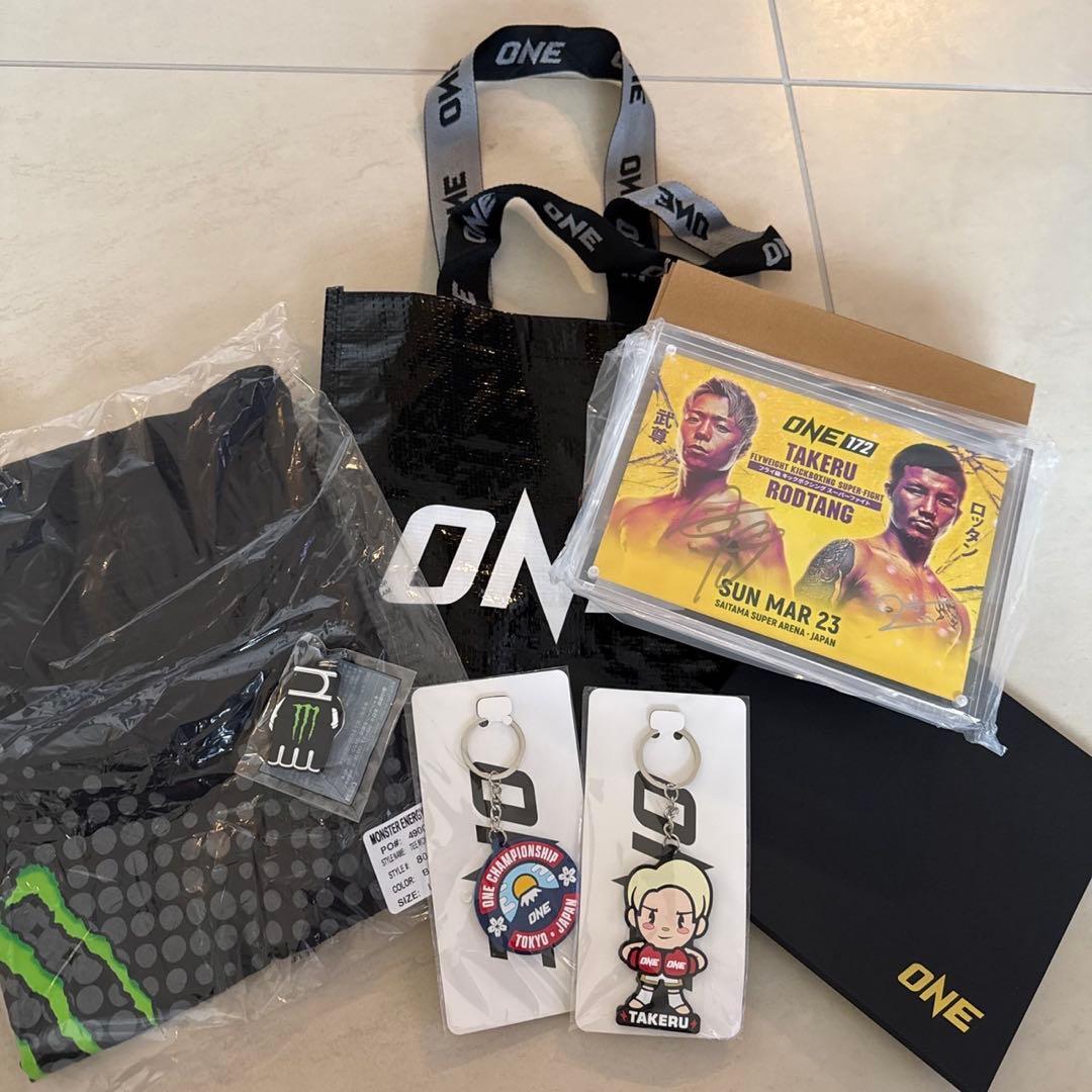 ONE 172 武尊vsロッタン vvip席 限定グッズ 武尊vsロッタンONE173 VVIP限定特典ギフトセット一部 - メルカリ