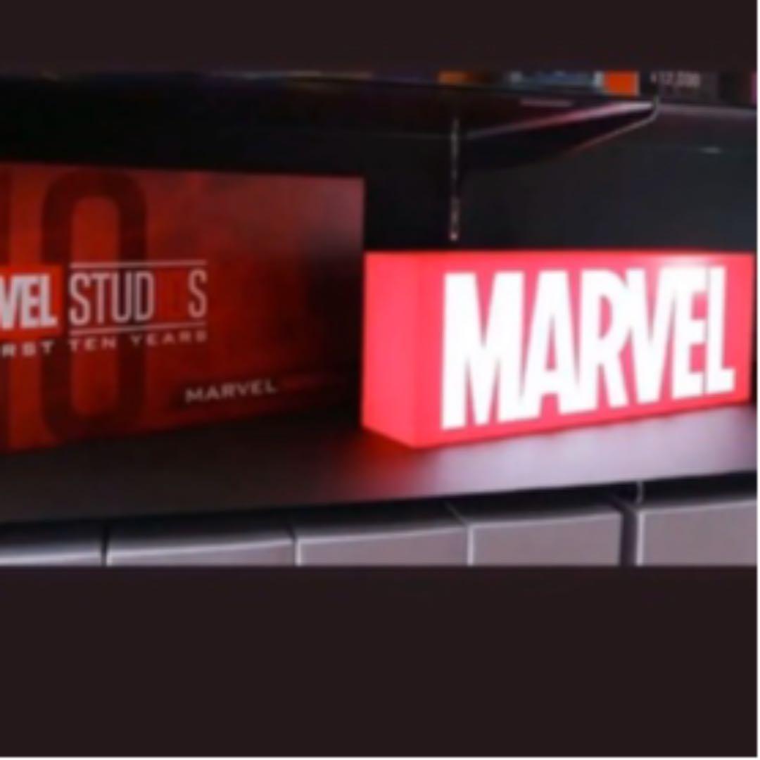 トイサピ限定 ホットトイズ マーベル(MARVEL) BIGロゴライトBOX - メルカリ