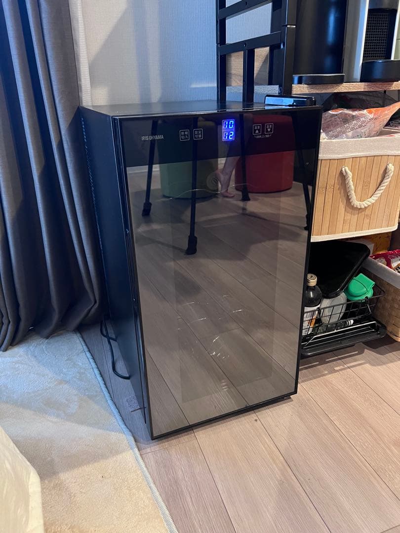 ワインセラー ブラック FJE-76GS(BK) エッセンシャル セラー [ガラス扉/右開き/29本収納