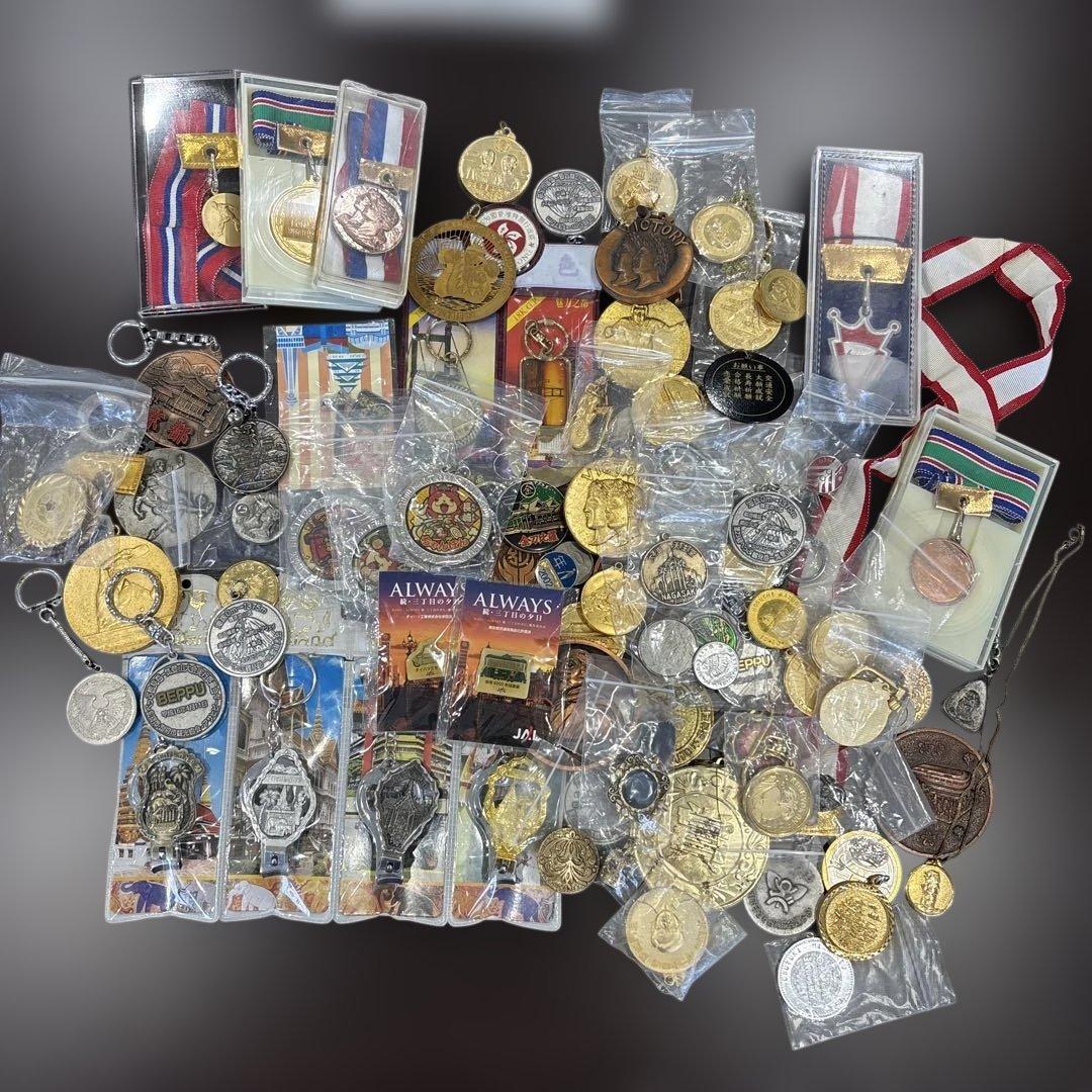 メダルと記念品、キーホルダーコレクション Amazon.co.jp: 東京 オリンピック 記念 グッズ 応援 メダル オマージュ