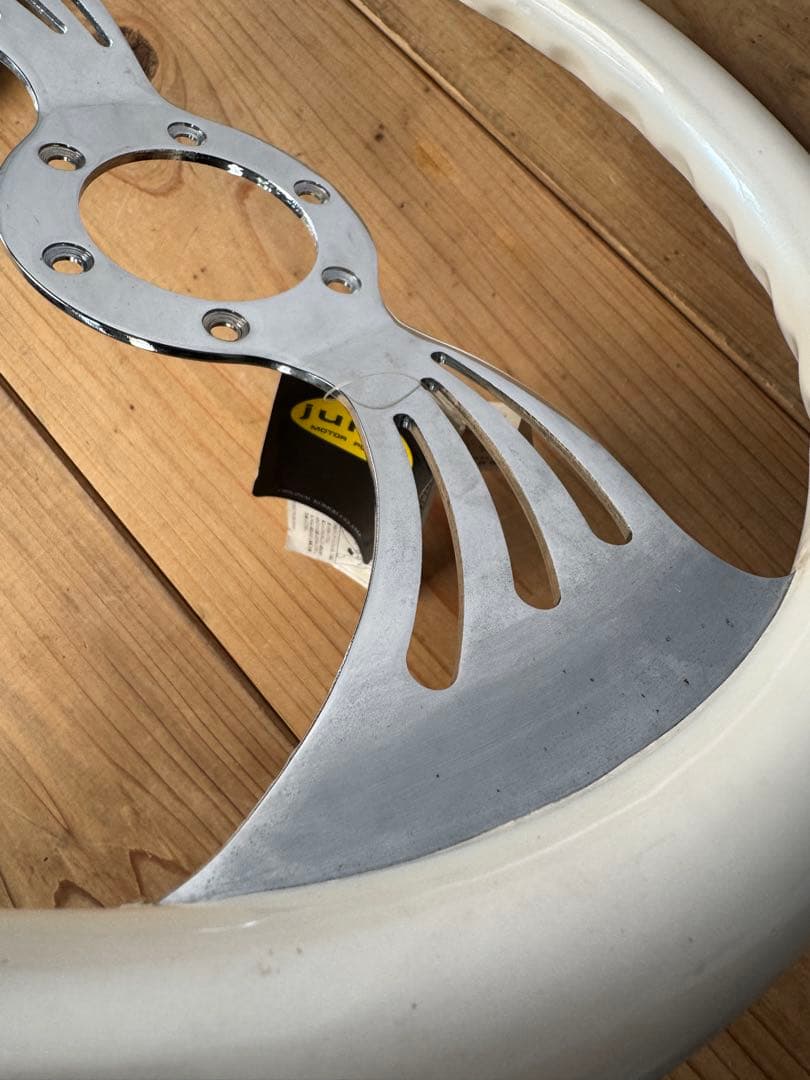 junis ホワイト ステアリング バタフライ 旧車 - メルカリ