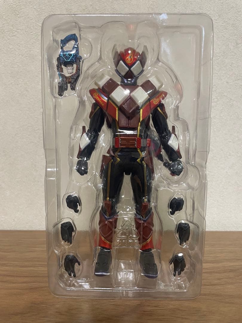 s.h.figuarts 仮面ライダーヴァレン&仮面ライダーガヴ　フィギュアーツ