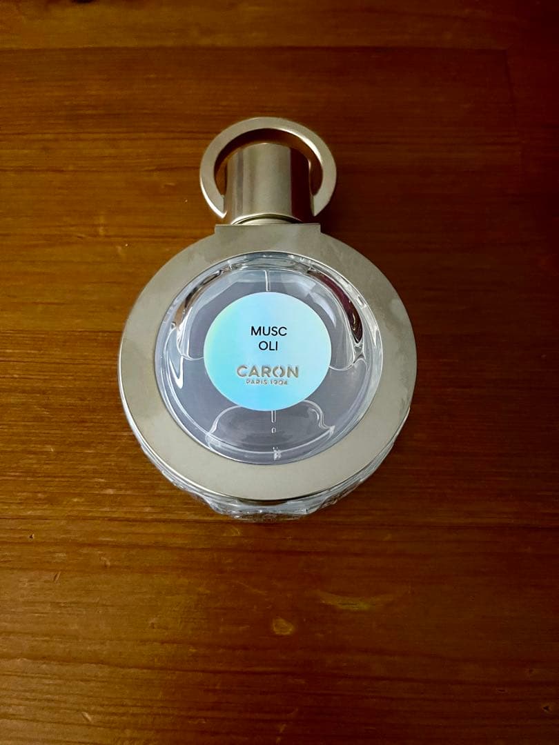Caron Musc Oli 香水 ギフトボックス付き - メルカリ