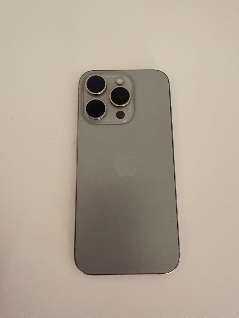 Apple iPhone 15Pro シルバー 本体 256GB Apple iPhone 15 Pro, 256GB, Natural Titanium (Renewed) : Amazon.ca